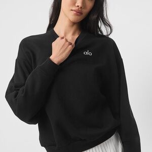 ALO Yoga - Accolade Crew Neck Pullover - Black